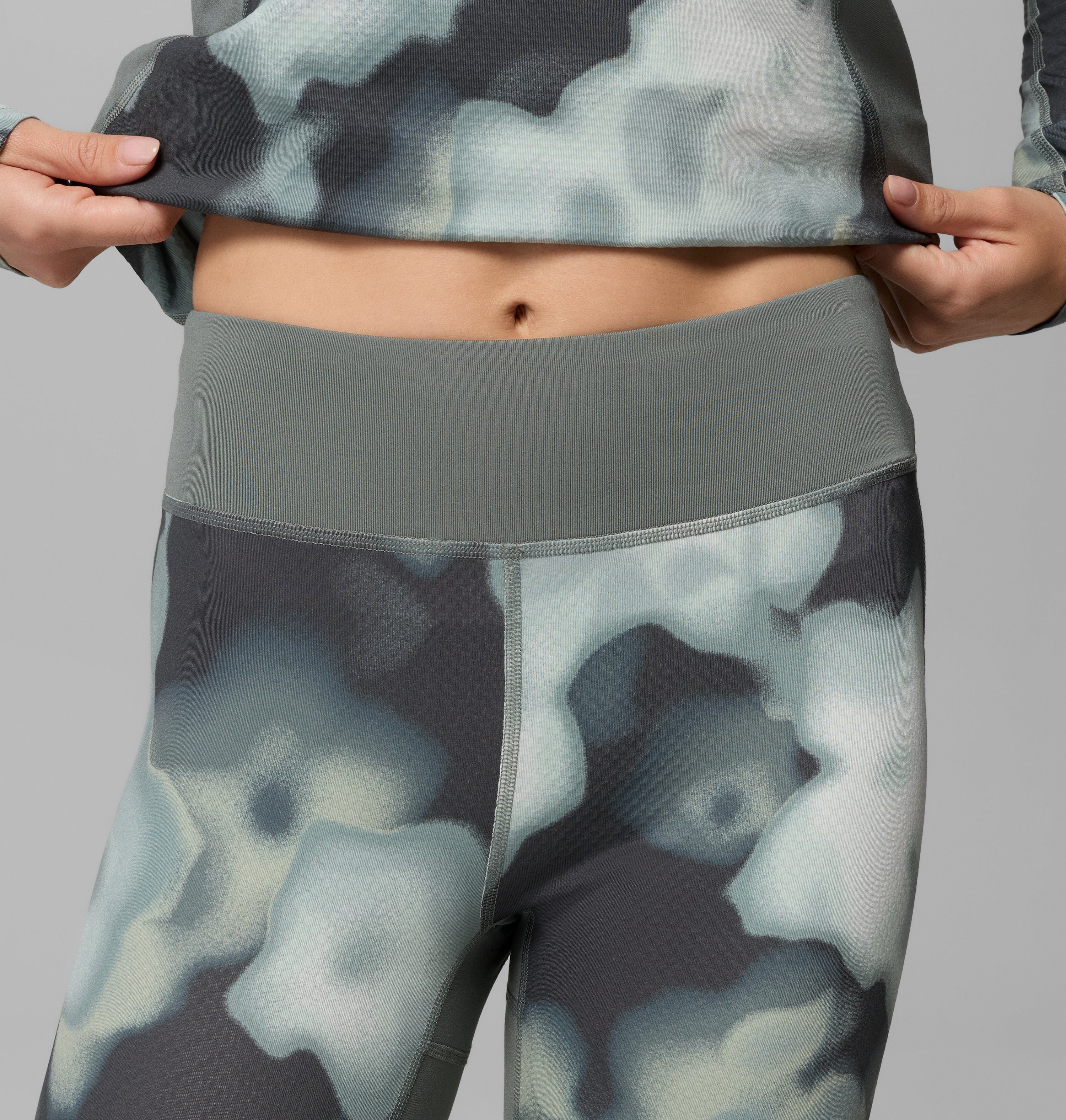 Omni-Heat Infinity Tight W