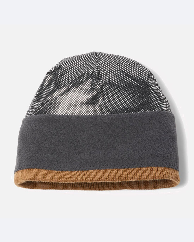 כובע ה-Bugaboo Beanie מבית קולומביה ישראל כולל חלק עליון כסוף מבריק, רצועת פליס רחבה בצבע אפור כהה ושוליים תחתונים סרוגים בצבע חום, כפי שמוצג על רקע בהיר.
