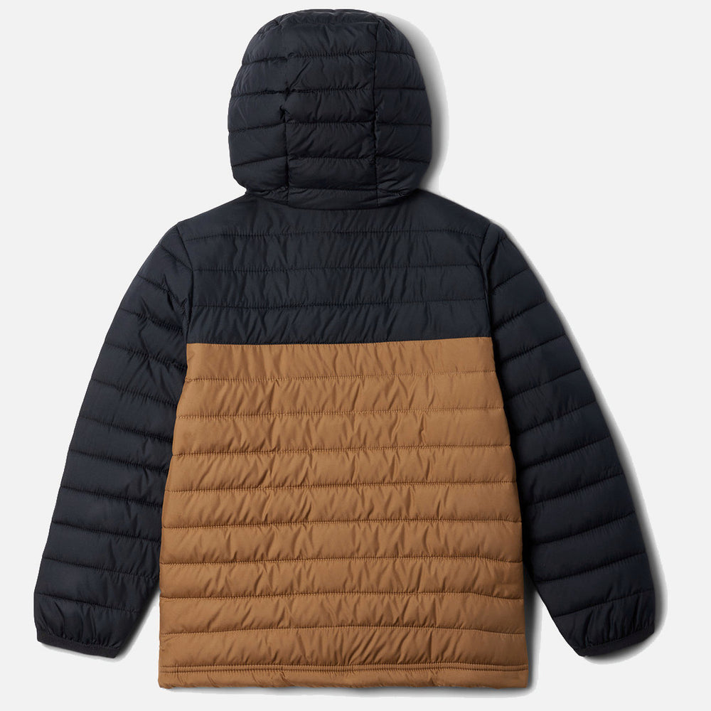 מעיל ה-Powder Lite II Hooded Jacket Y מבית columbiaIL מתאפיין בעיצוב של בלוקים צבעוניים, עם חלק עליון ושרוולים בשחור, חלק תחתון בחום וכובע. המעיל מוצג בשכיבה, כשהגב פונה כלפי מעלה.